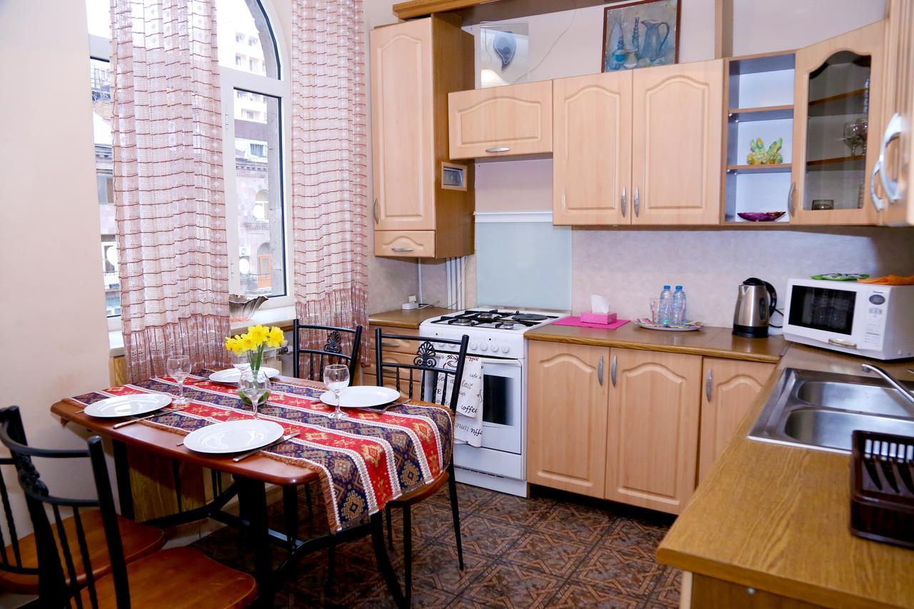 Apartment On 11 Amiryan Street Erevan Exterior foto